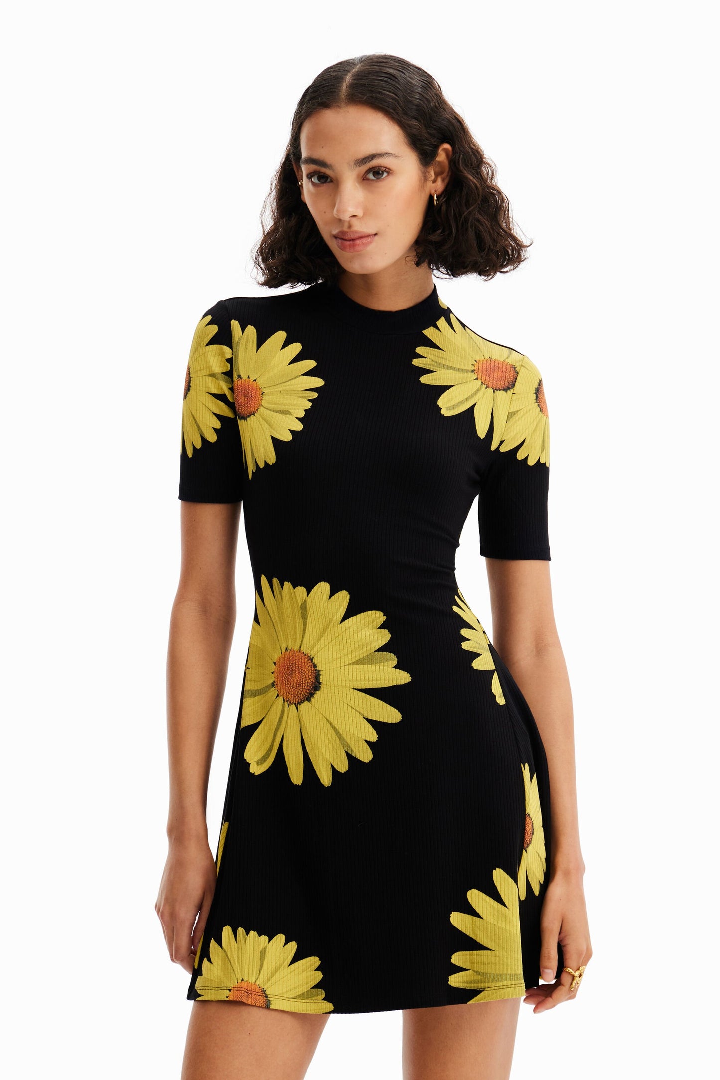 Short daisy dress