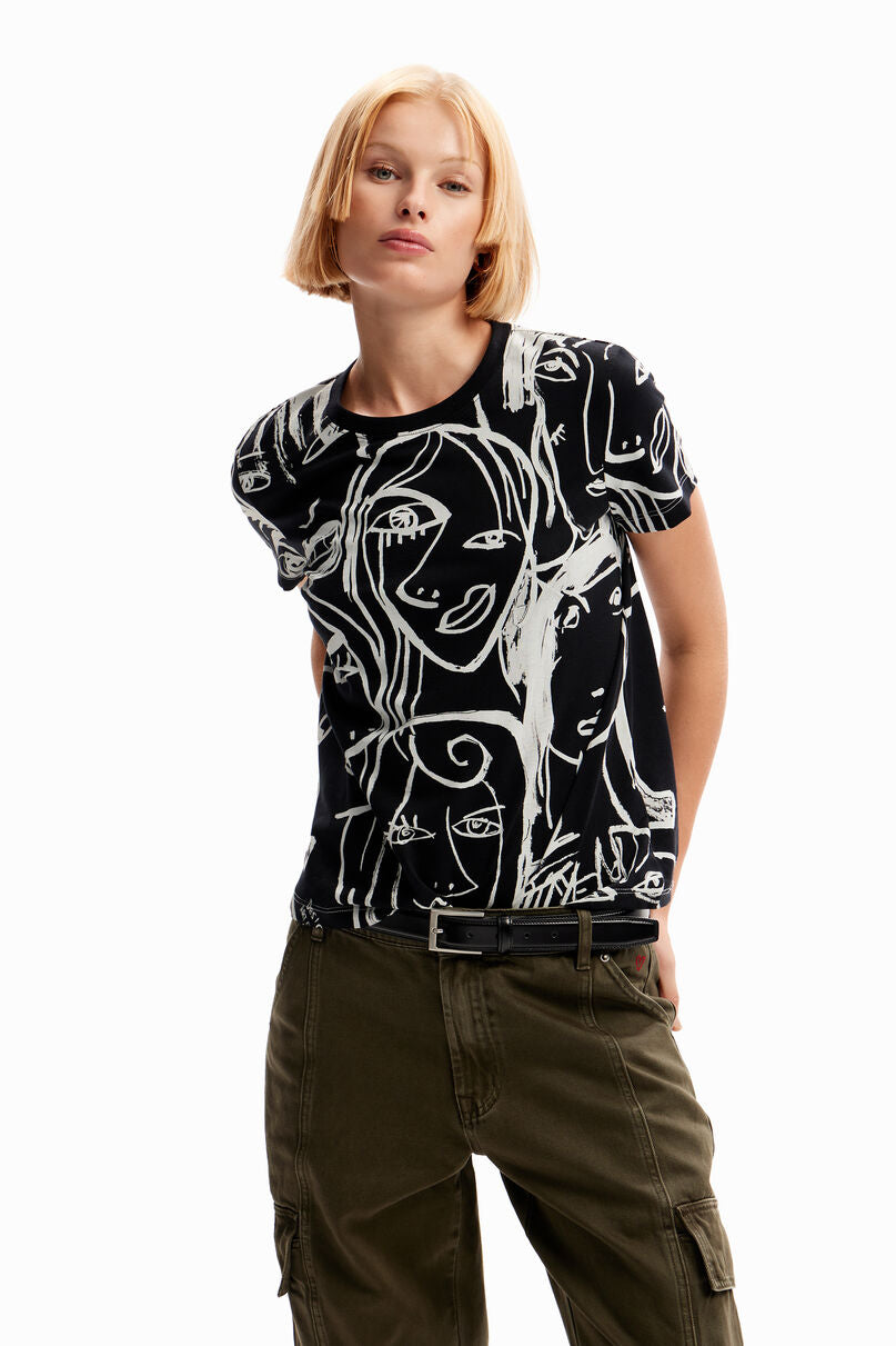 Contrasting face T-shirt