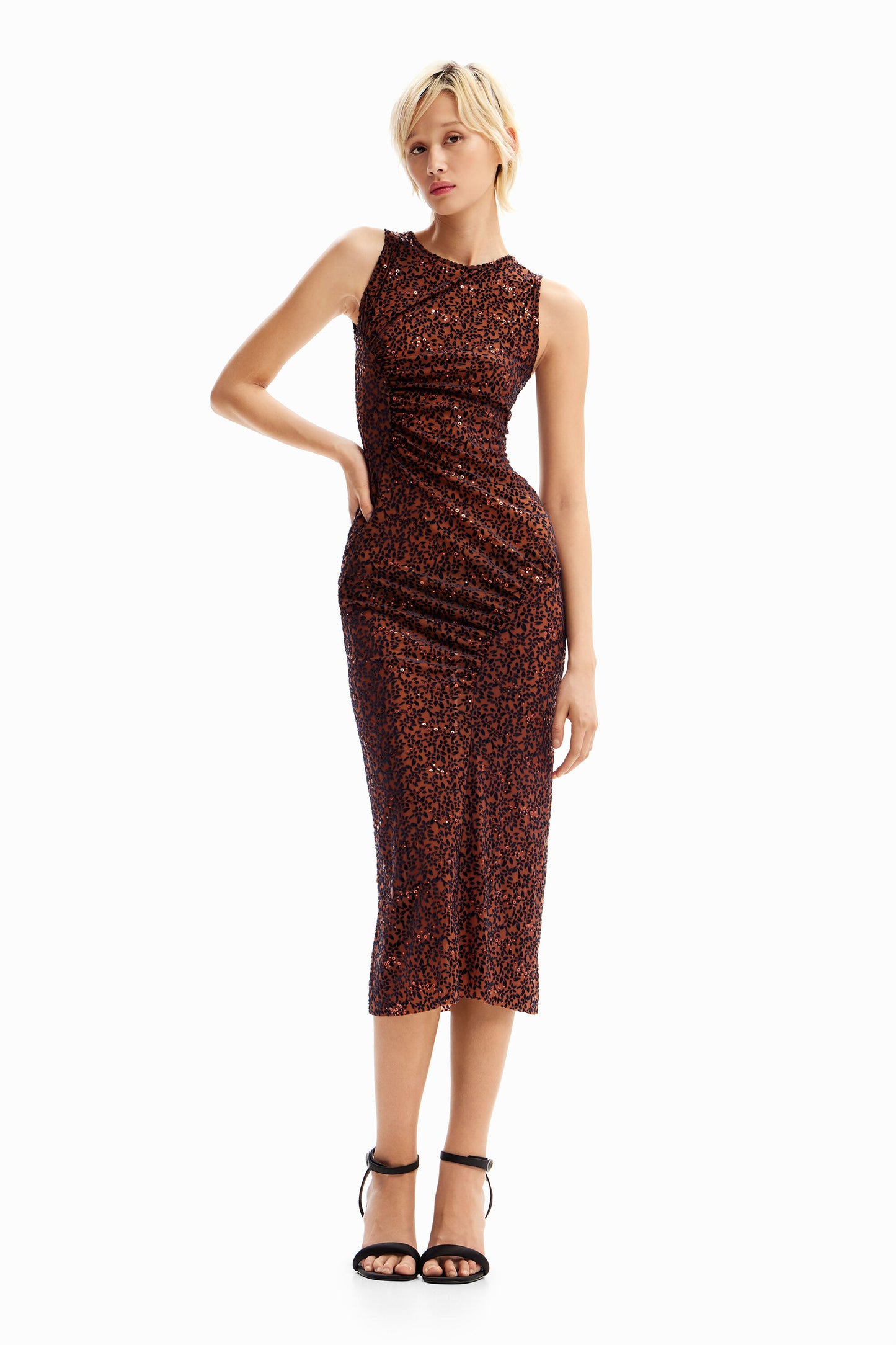 Slim velvet midi dress