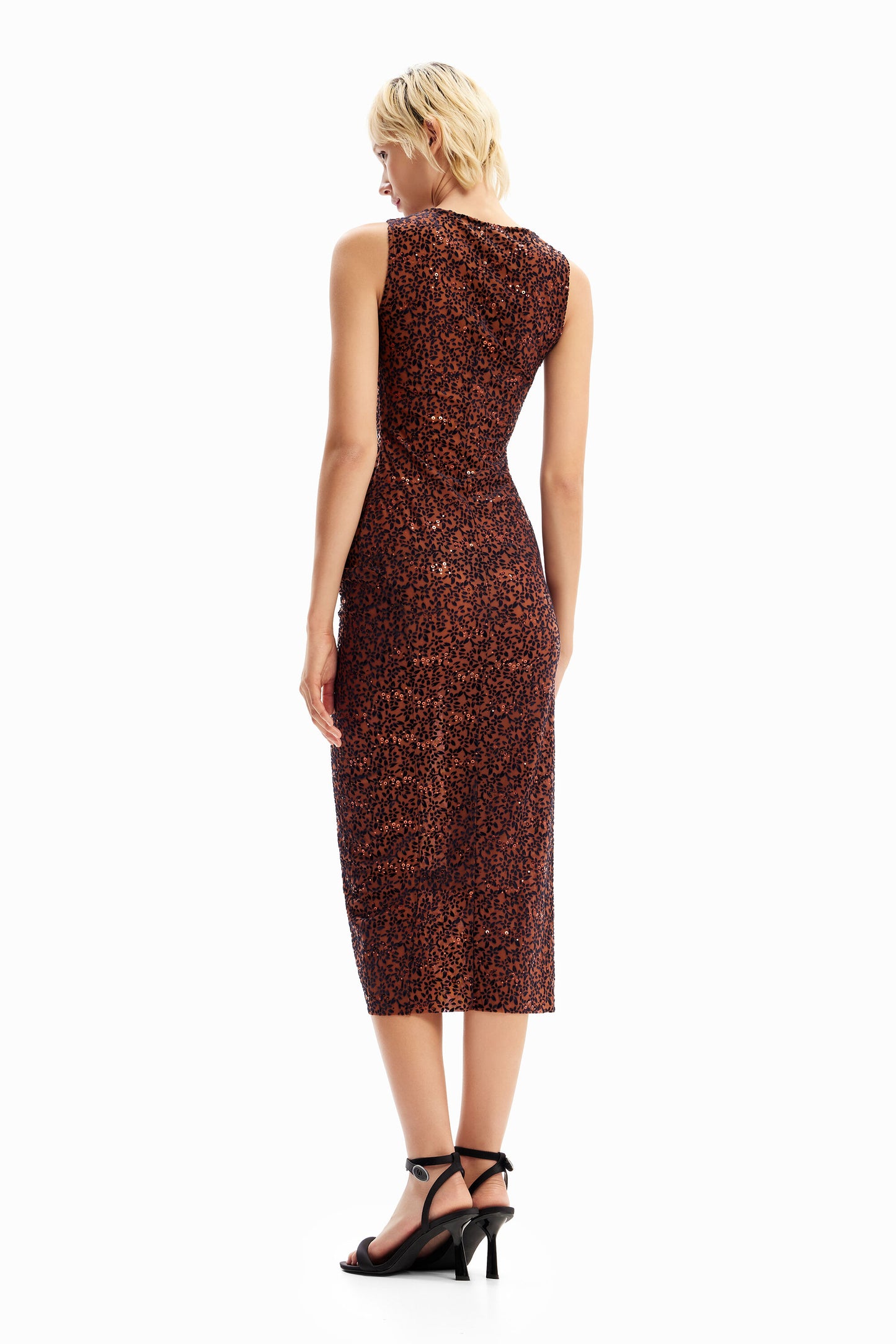 Slim velvet midi dress