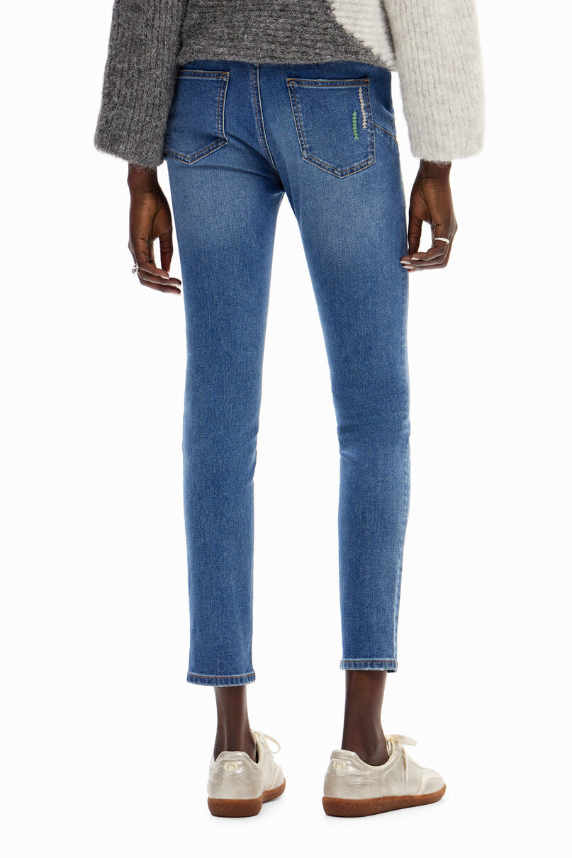 Slim embroidered jeans