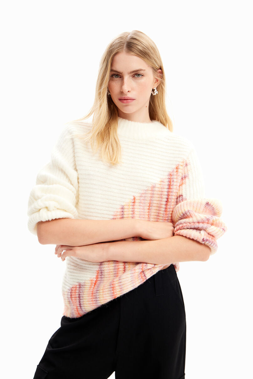 Asymmetric design pullover