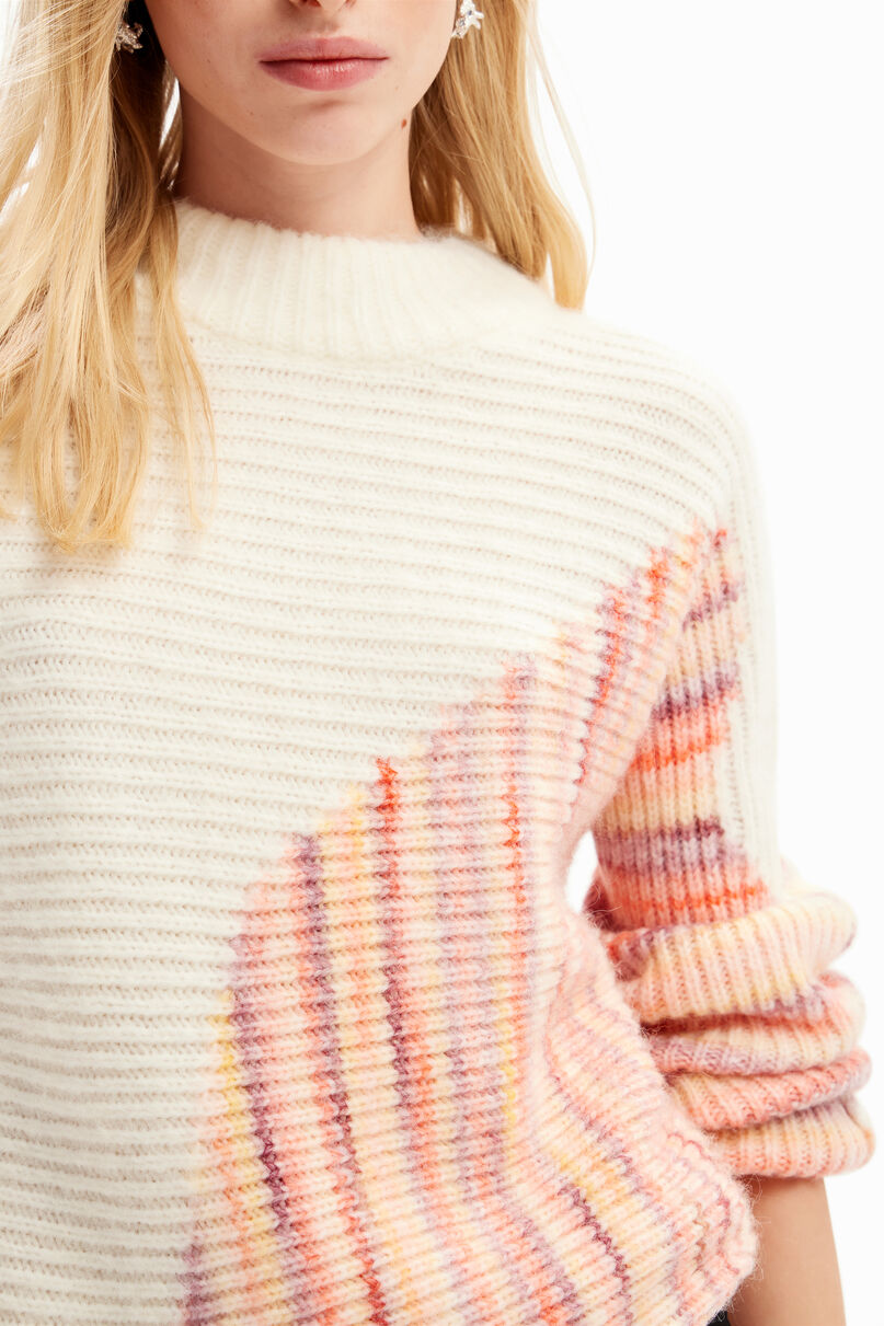 Asymmetric design pullover