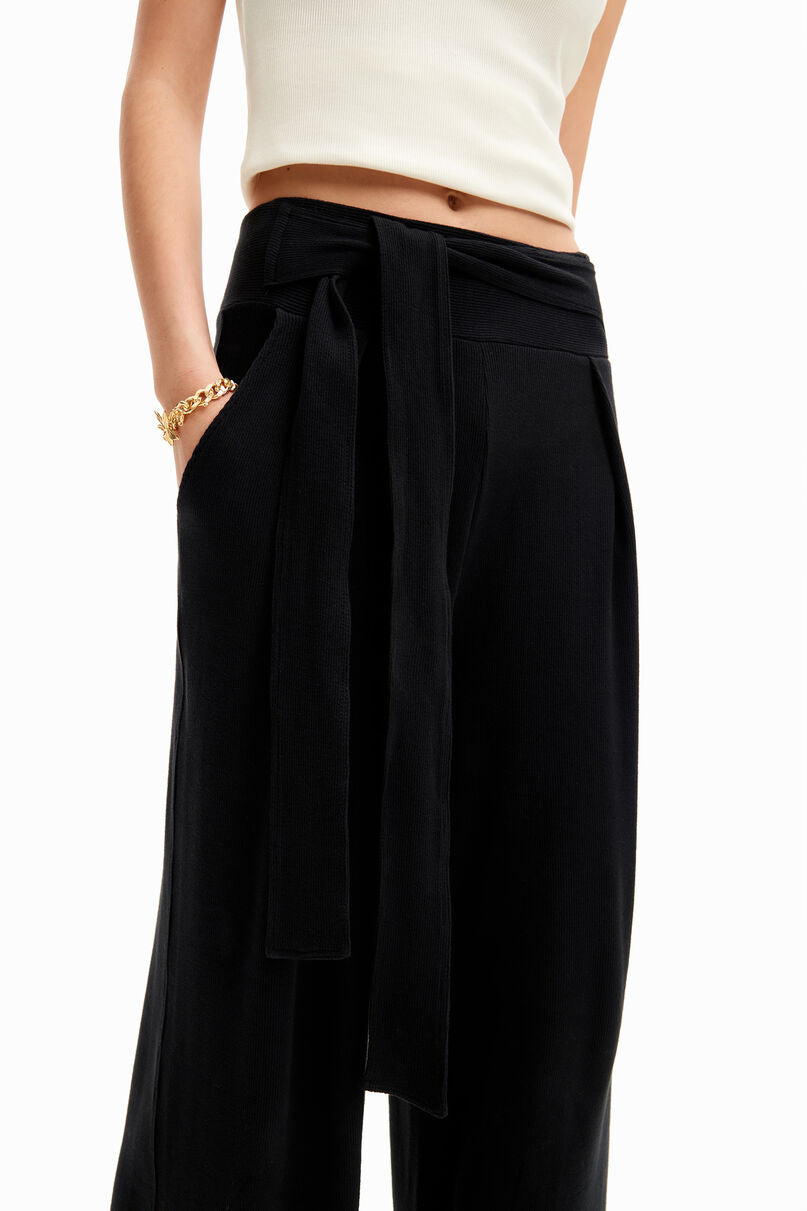 Wide-leg knit trousers