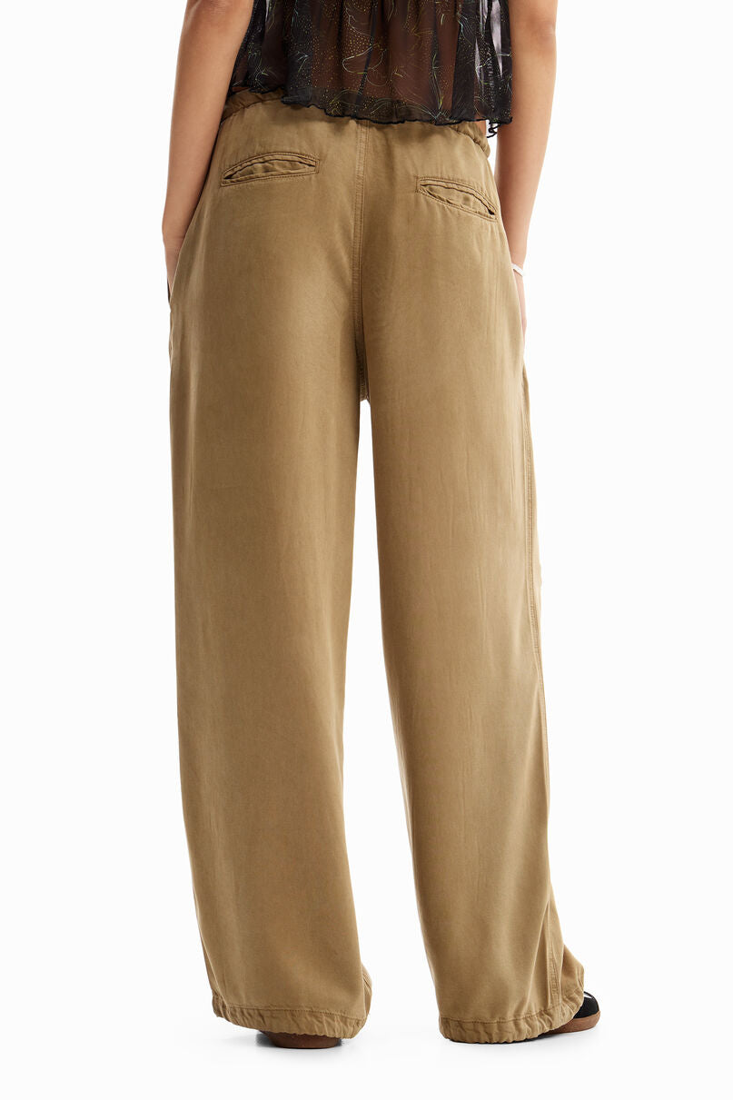 Wide-leg cargo trousers