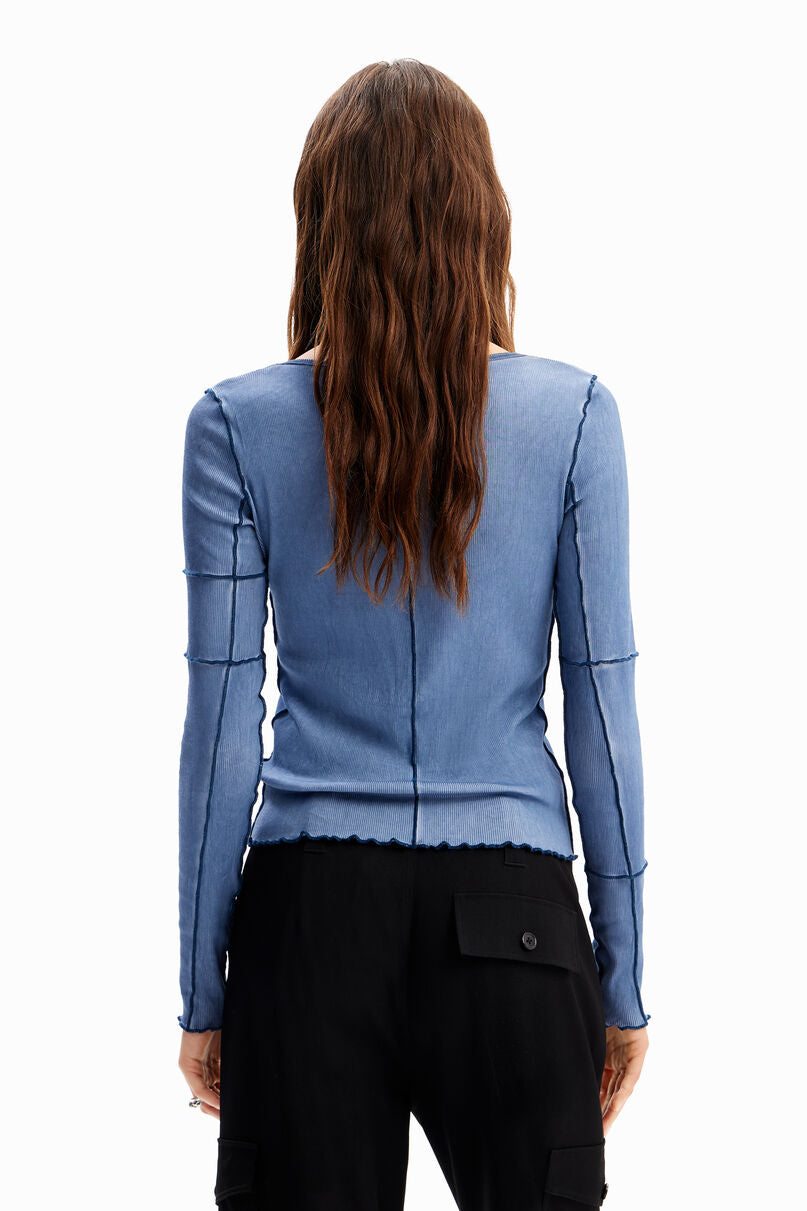 Exterior seam ribbed T-shirt
