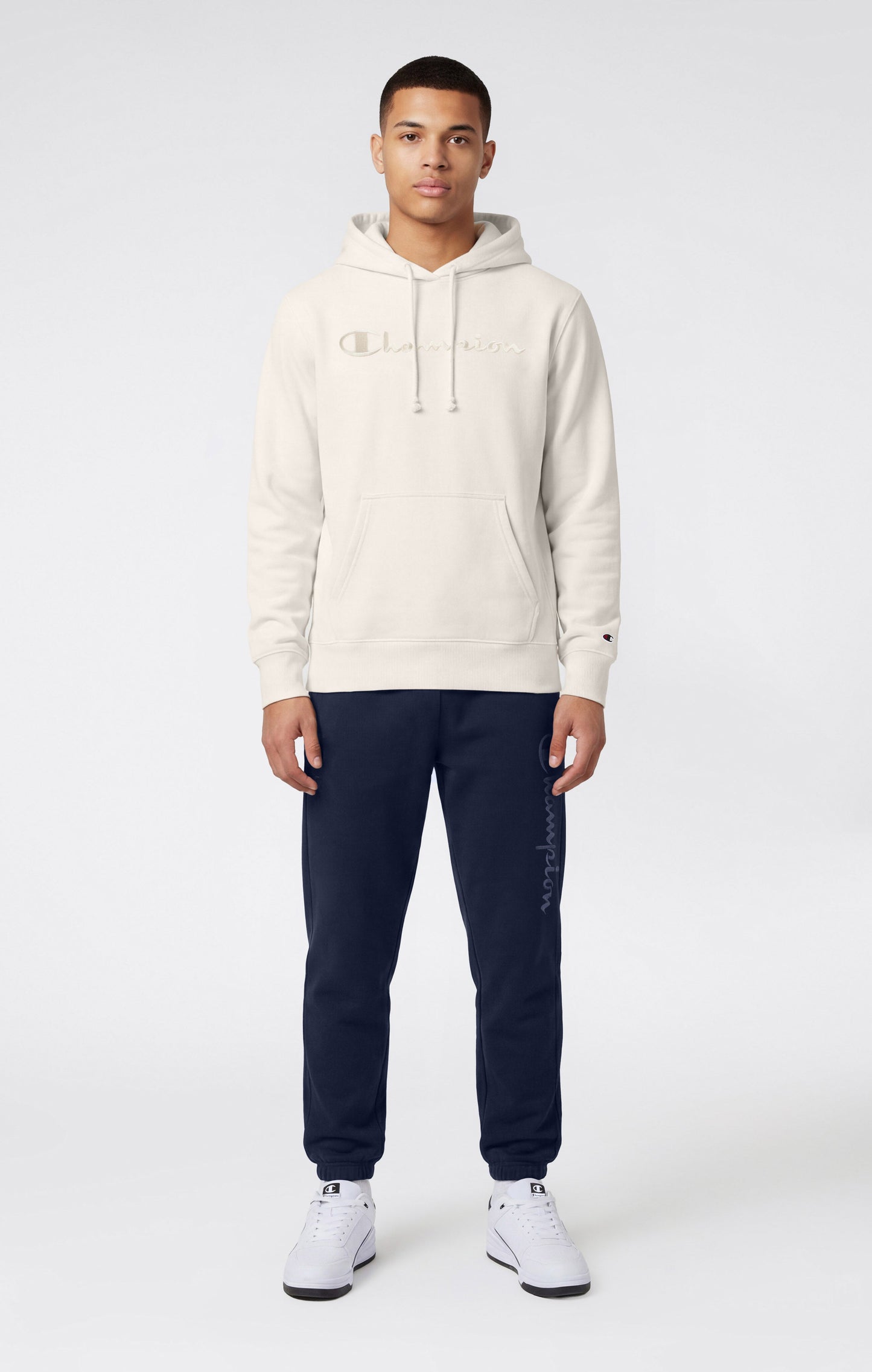 Herren-Leichthose mit elastischen Bündchen und tonalen Maxi-Logo-Ikonen in Stickerei