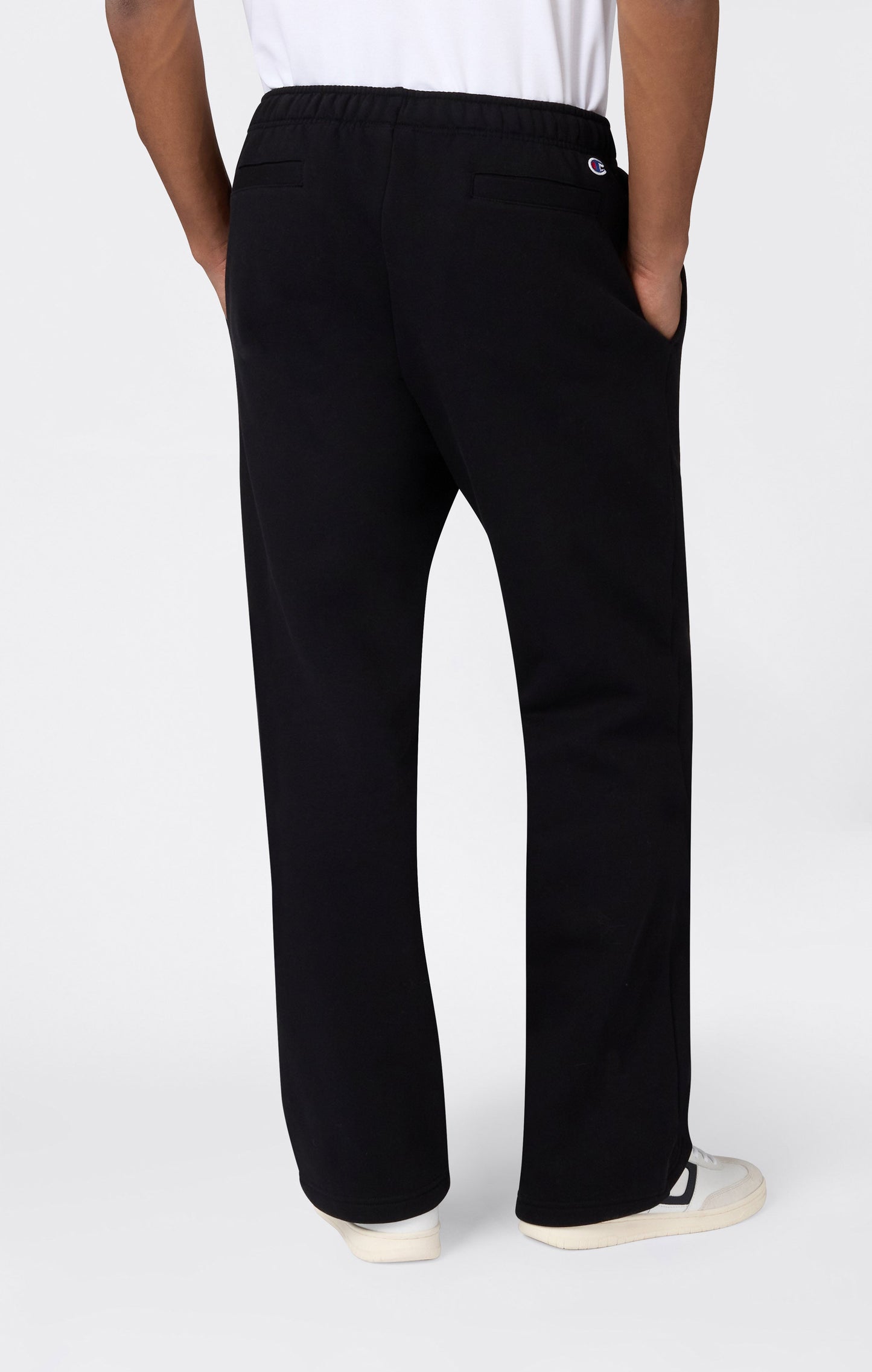 Herrenhose mit geradem Saum, angerauter Innenseite und Puff-Print-Logo