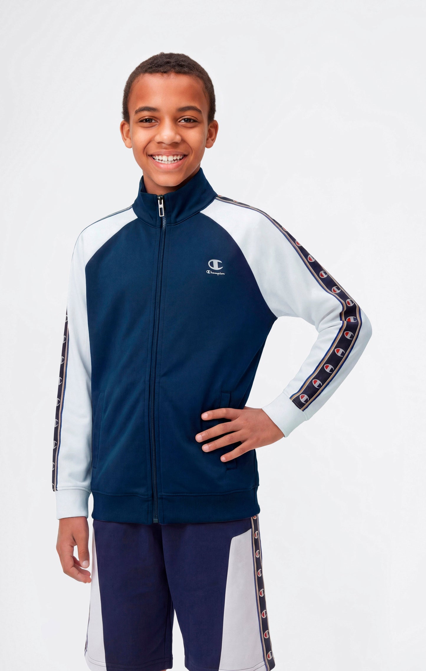 Jungen-Sweatshirt mit durchgehendem Reißverschluss und Logo-Tape