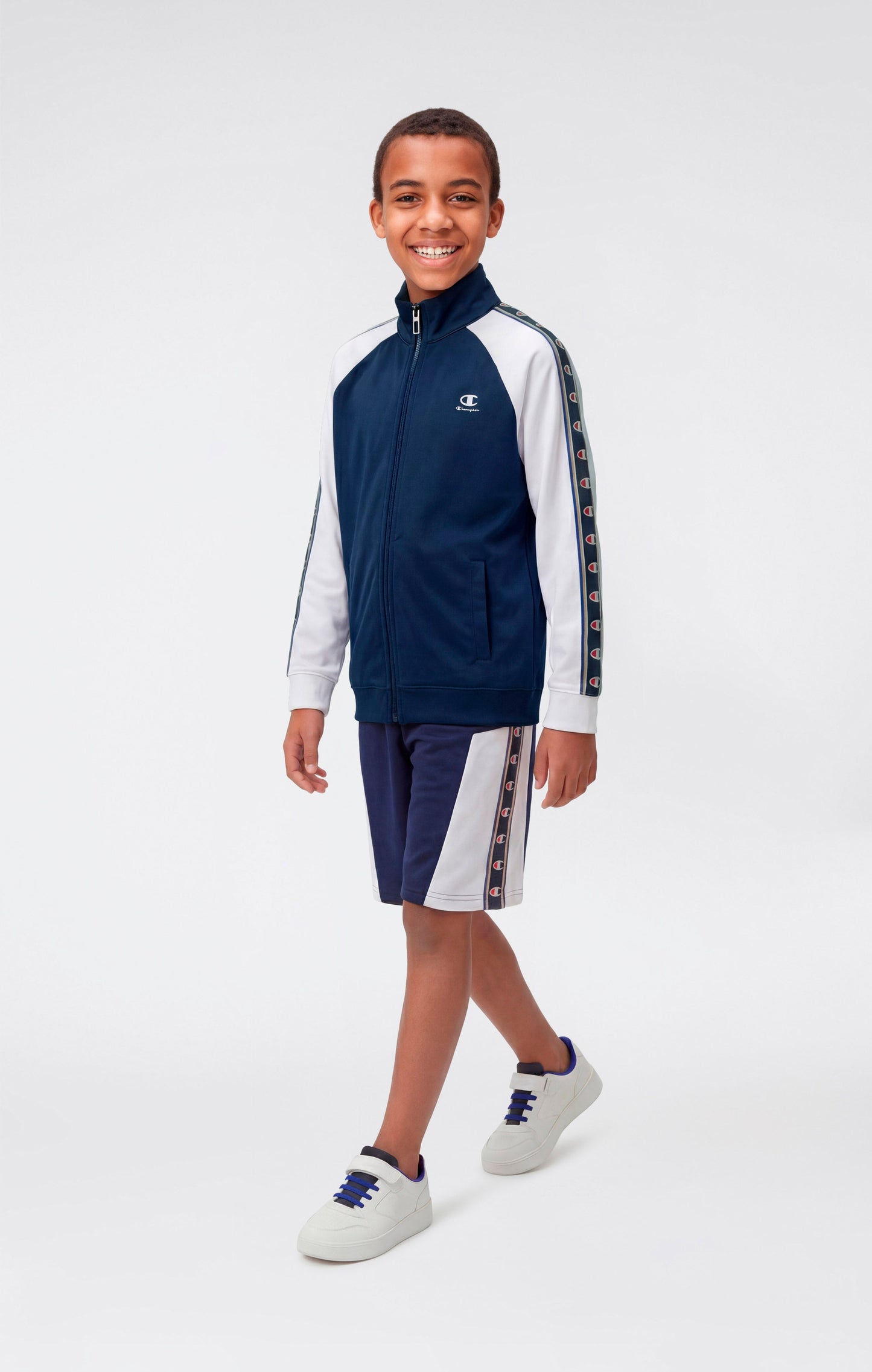 Jungen-Sweatshirt mit durchgehendem Reißverschluss und Logo-Tape