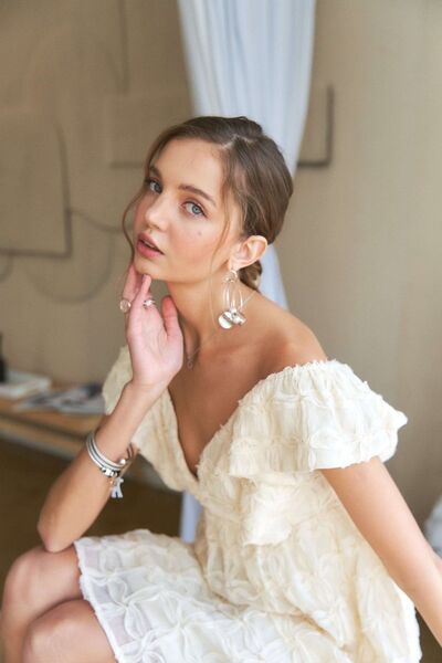 ADORA V-Ausschnitt Rüschenärmelkleid zum Binden