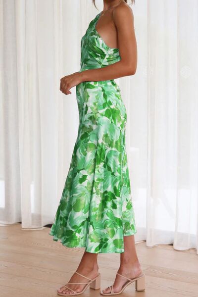 Gerüschtes bedrucktes schulterfreies Midikleid